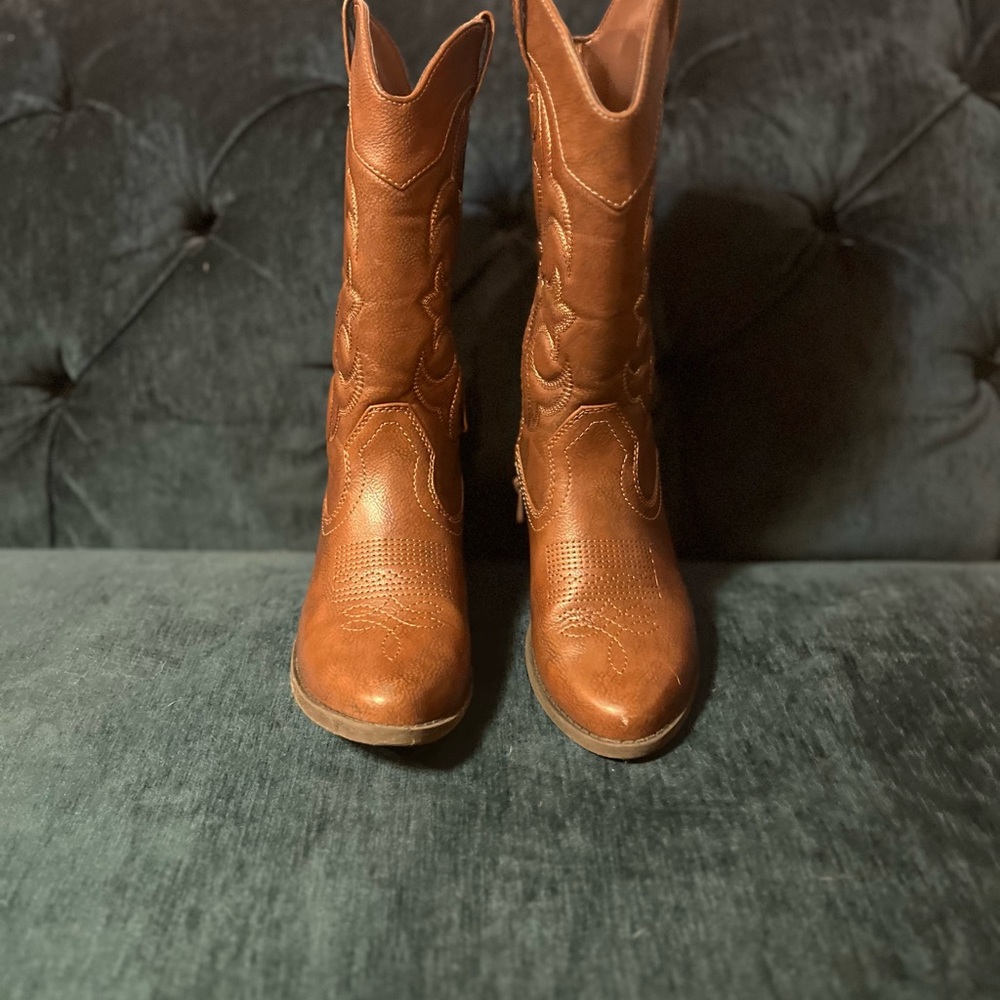Cat & Jack Brown Kids Boots - Picture 2 of 4